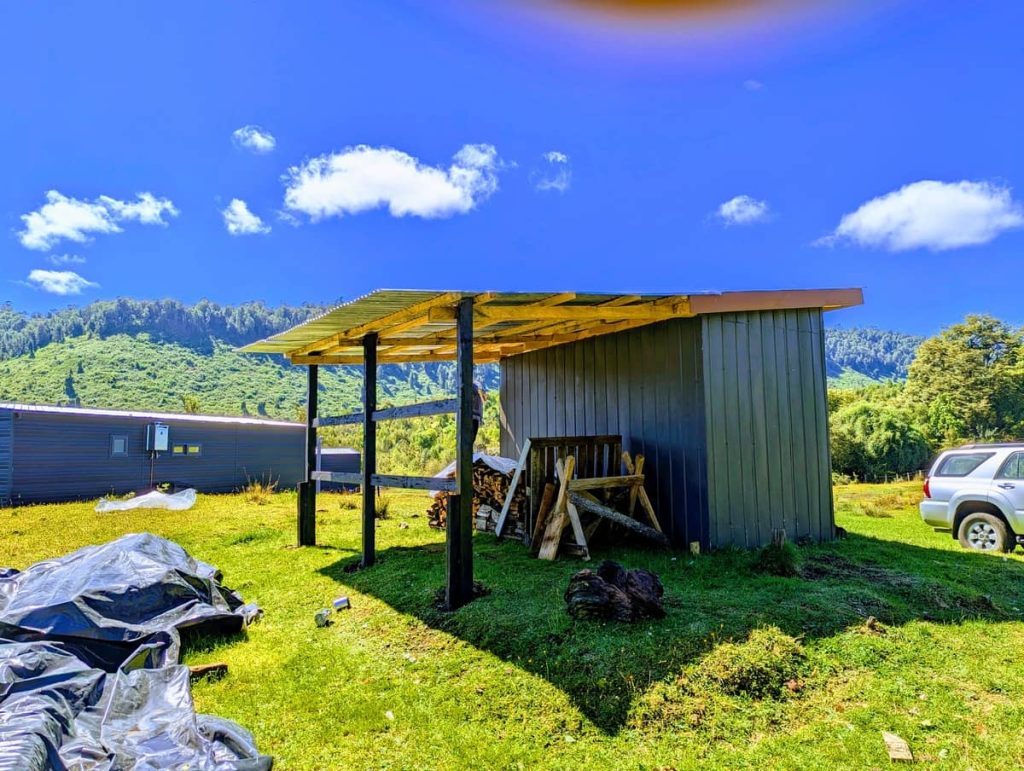 Holzschuppen Südchile, wie eine Homebase in Patagonien entsteht